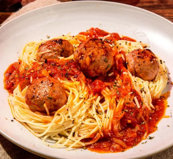 pasta with meatballs and tomato sauce 